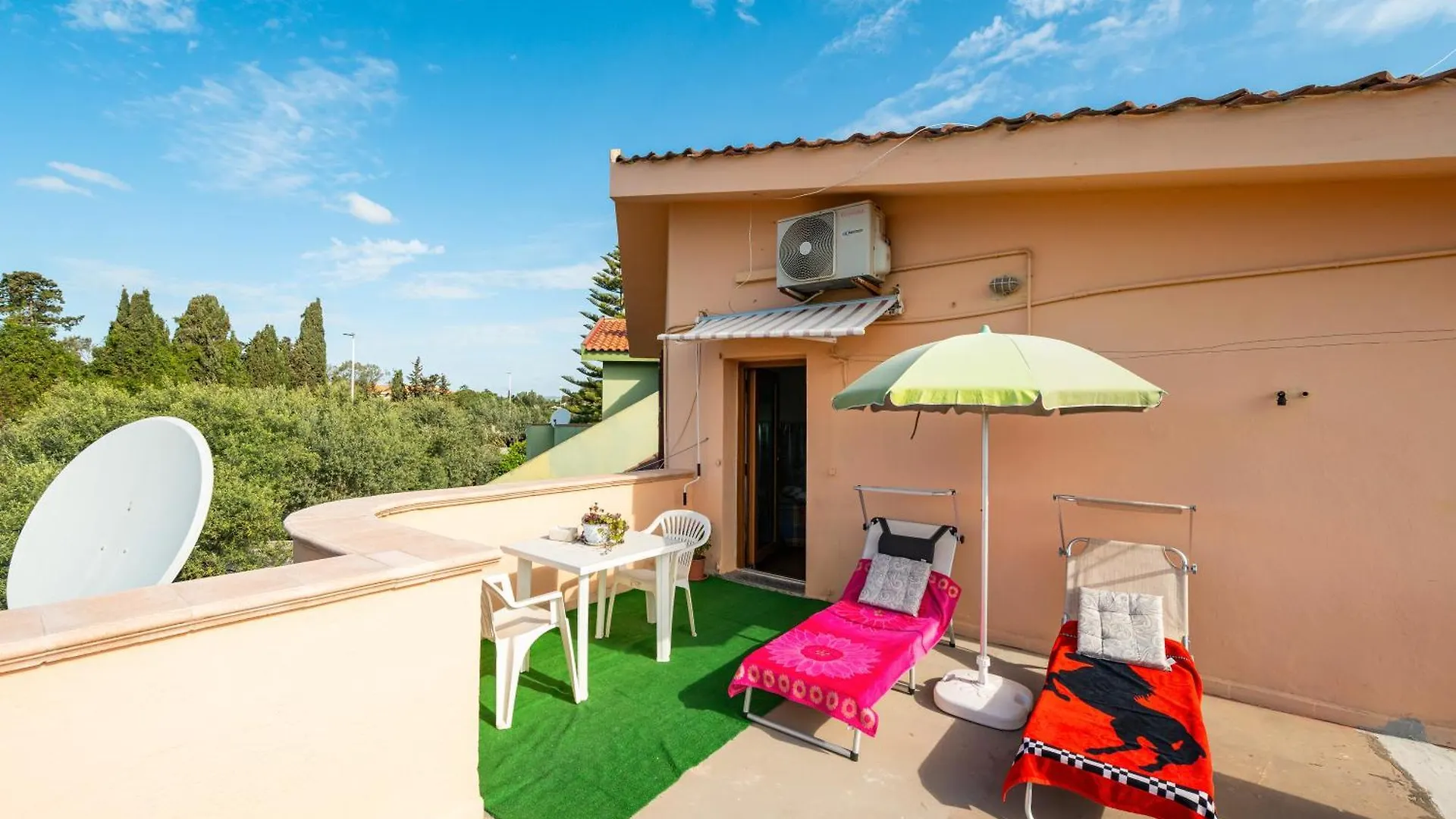 Apartament Villa Gianna - Monolocale Luigi Quartu SantʼElena Włochy